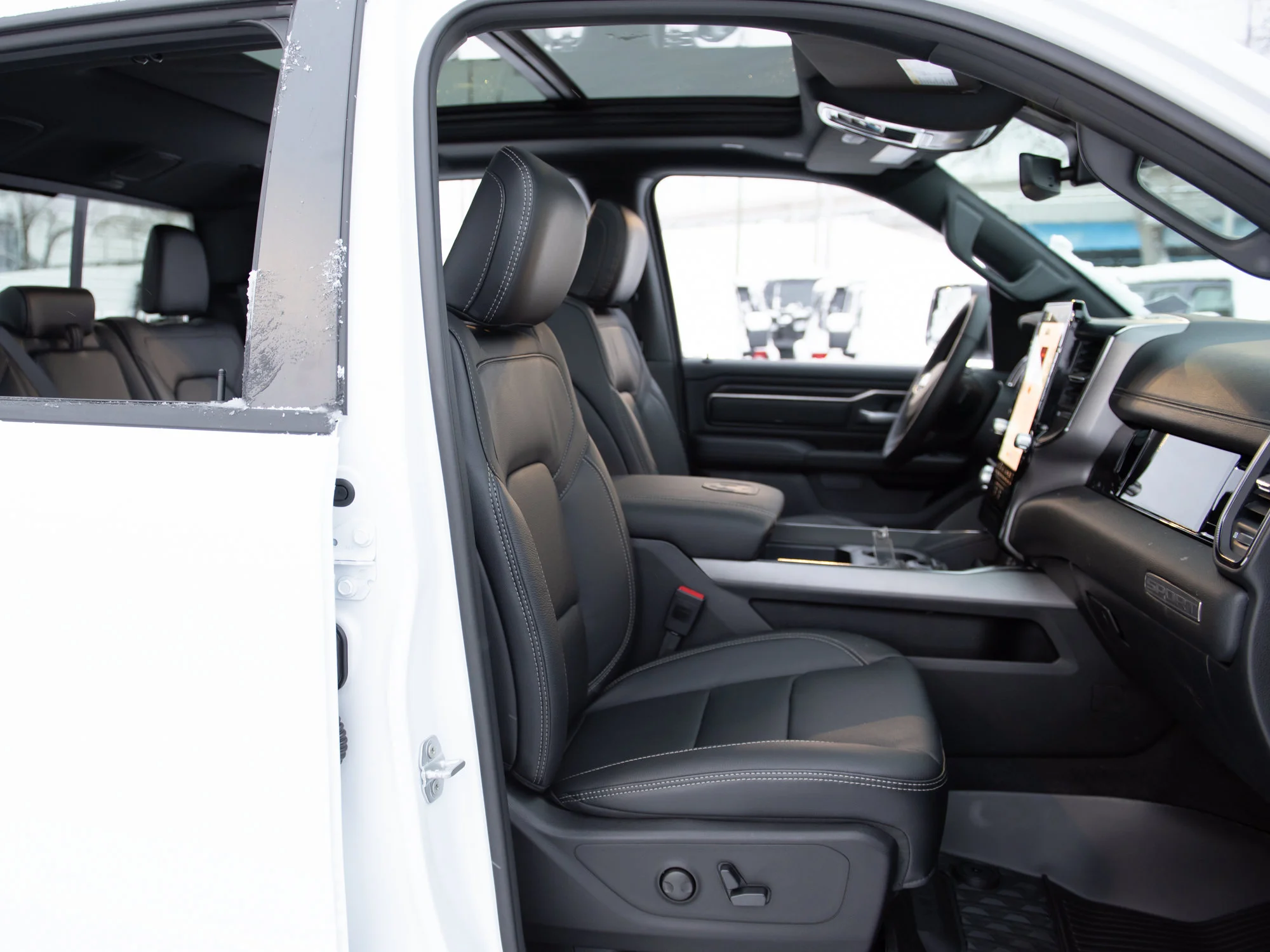 New 2026 White RAM Sport* HEMI V8 image 20