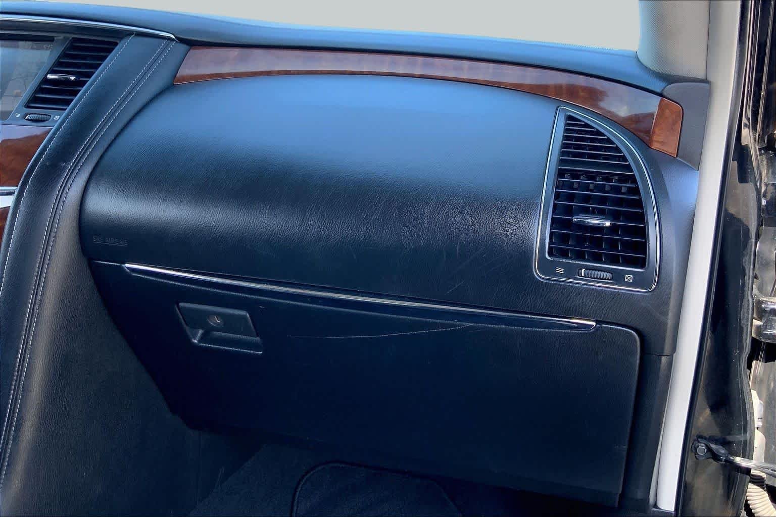 Used 2019 Black Obsidian INFINITI LUXE image 18