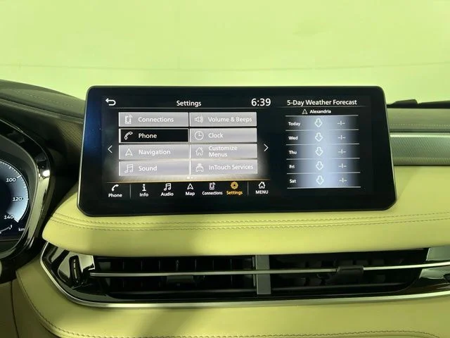 Used 2023 Red INFINITI LUXE image 28