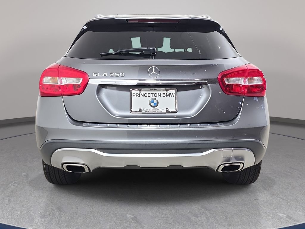Used 2018 Gray Metallic Mercedes-Benz GLA 250 image 7