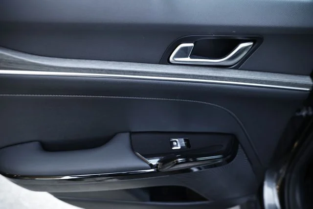 Used 2025 Interstellar Gray Kia EX image 24
