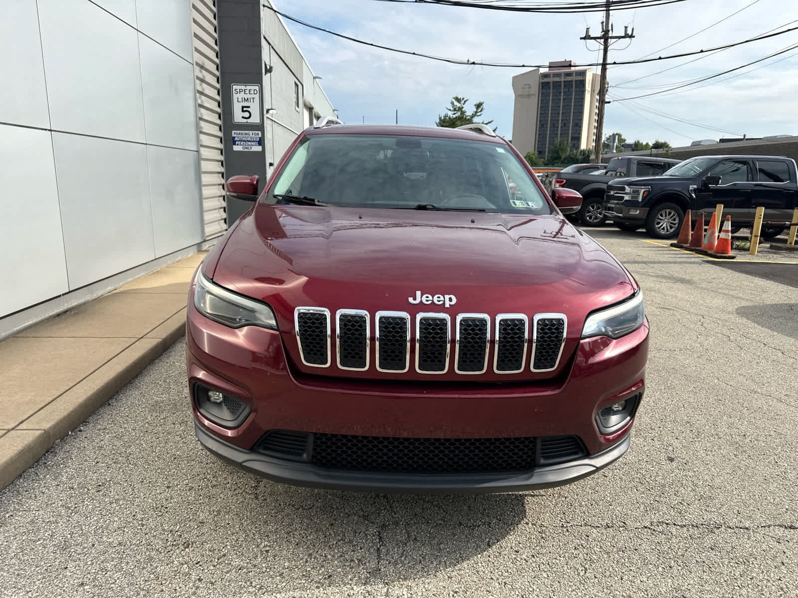 Used 2019 Velvet Red Pearlcoat Jeep Latitude Plus image 2