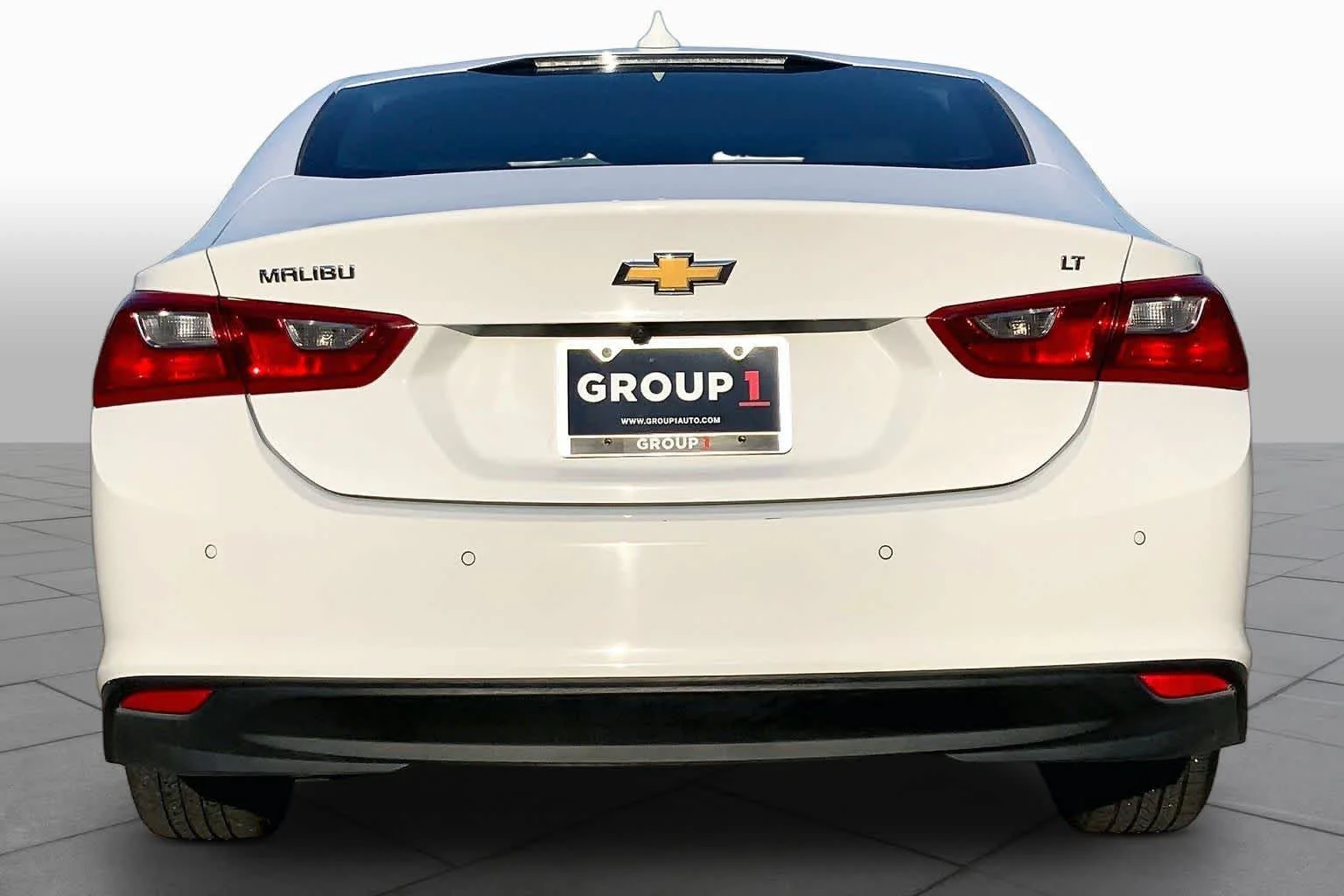 Used 2024 Summit White Chevrolet LT image 5