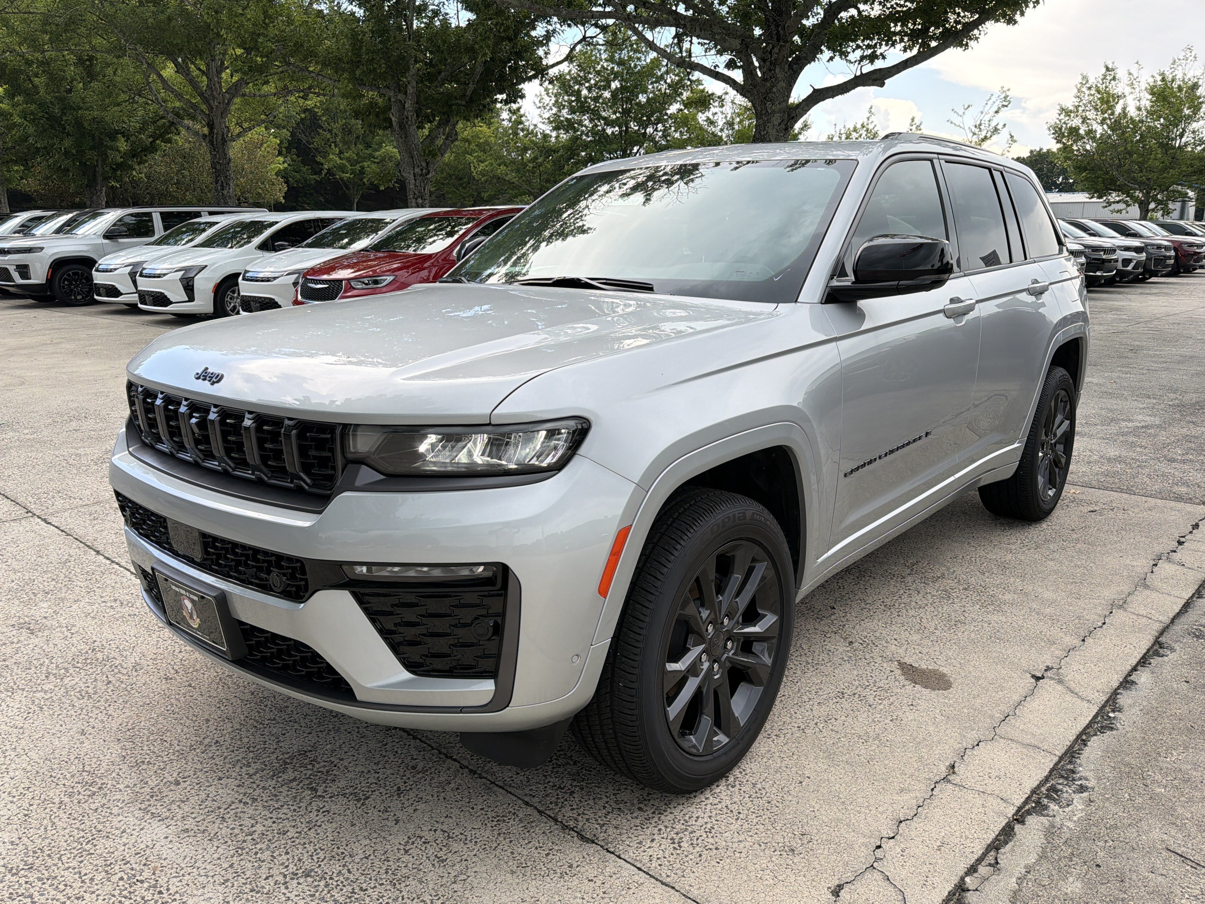 New 2026 Silver Zynith Jeep Limited Reserve image 3