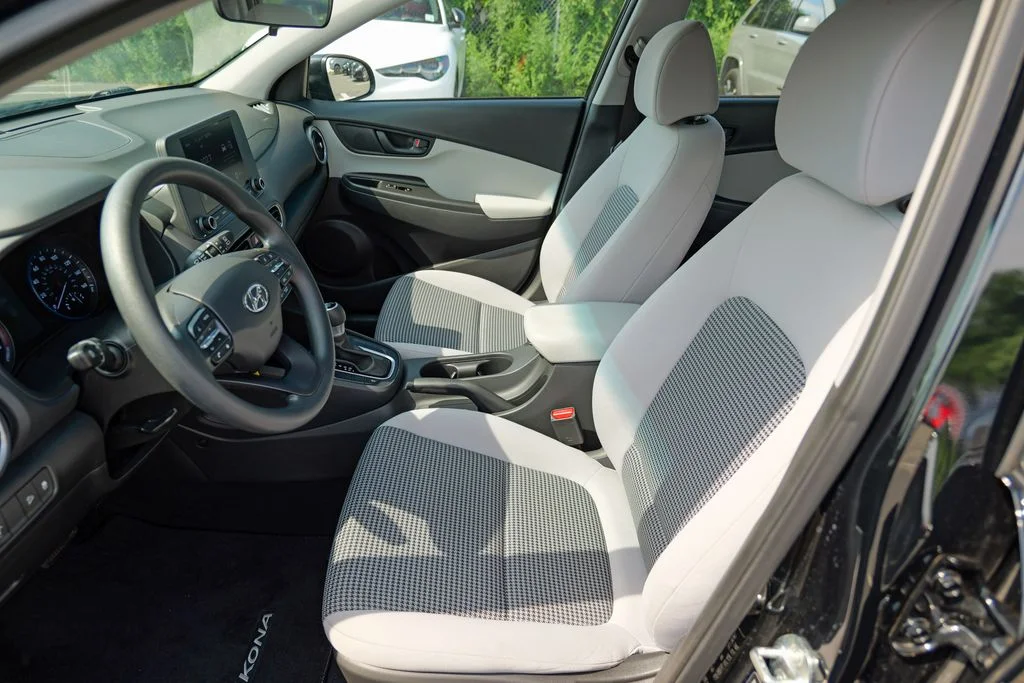 Used 2023 Abyss Black Pearl Hyundai SE image 21