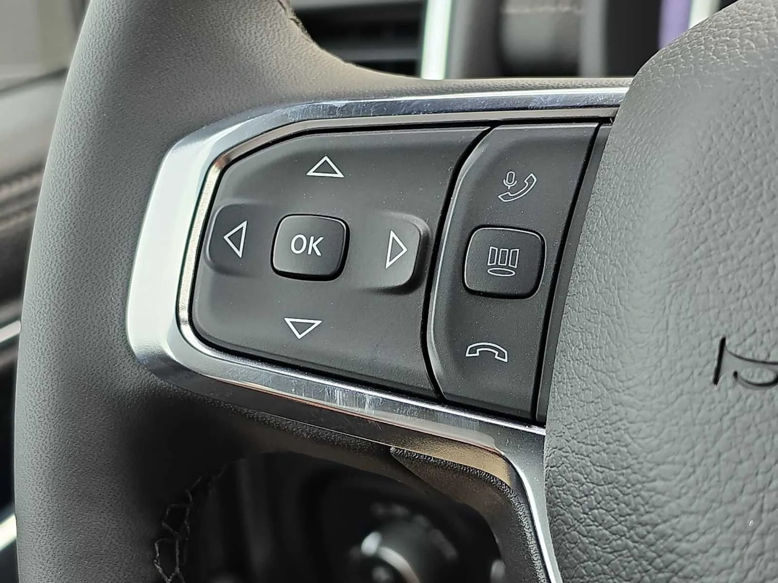 2026 RAM 3500 Laramie - Photo 28