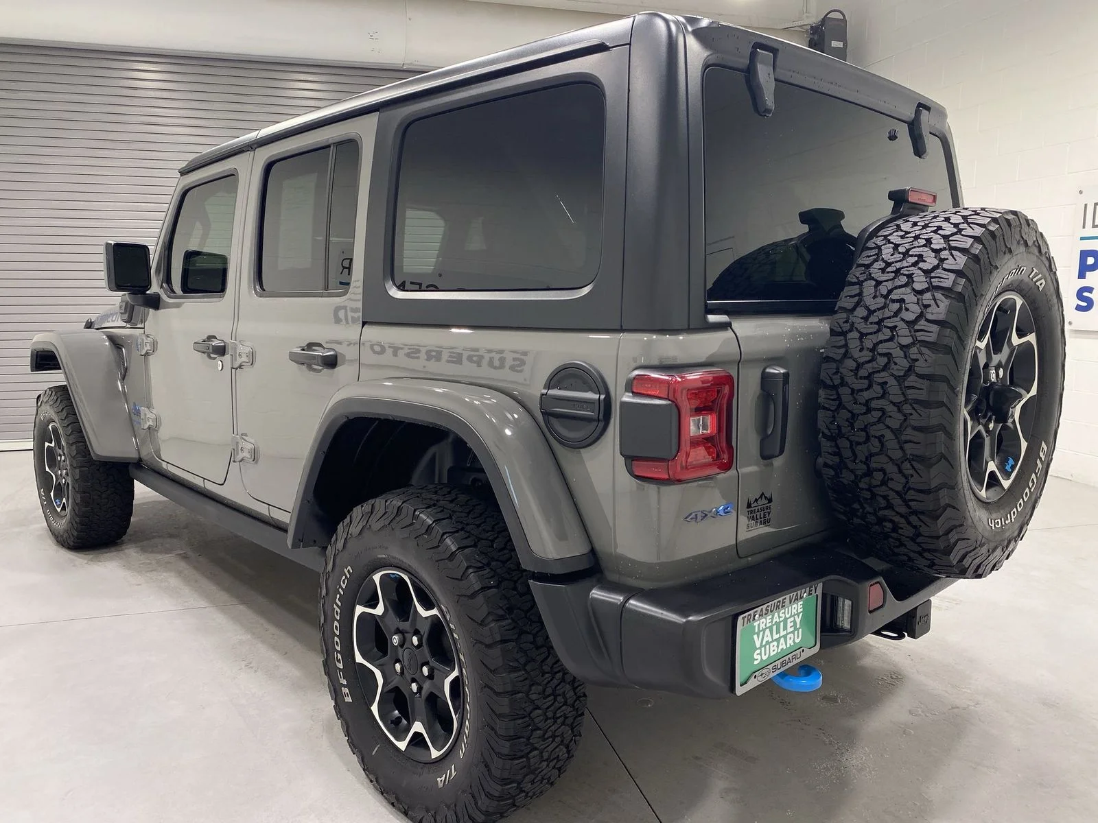 Used 2023 Gray Jeep Rubicon 4xe image 6