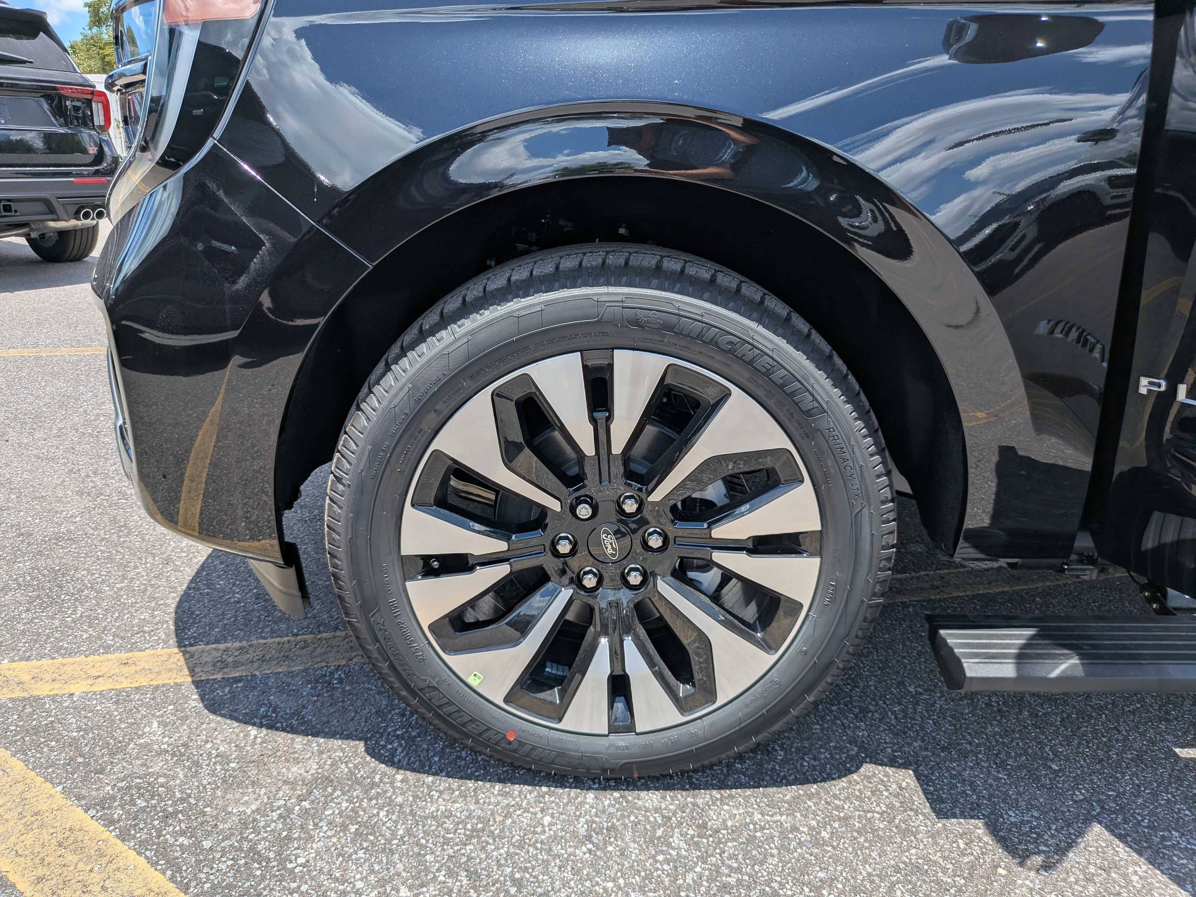 New 2026 Agate Black Metallic Ford Platinum® image 31