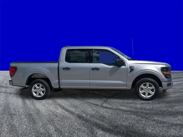 New 2026 Silver Ford XLT image 3