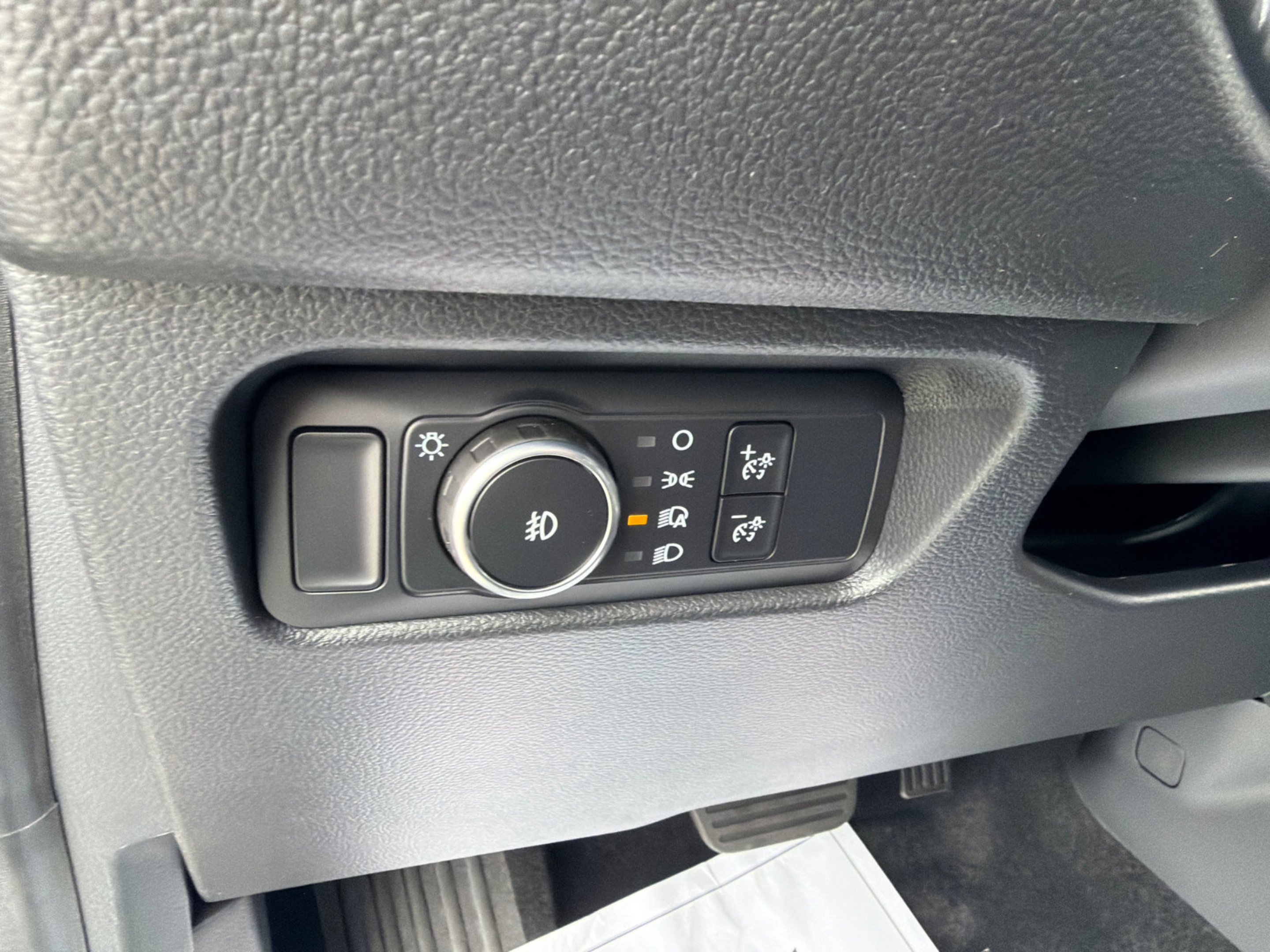 New 2026 Carbonized Gray Metallic Ford Lariat® image 19