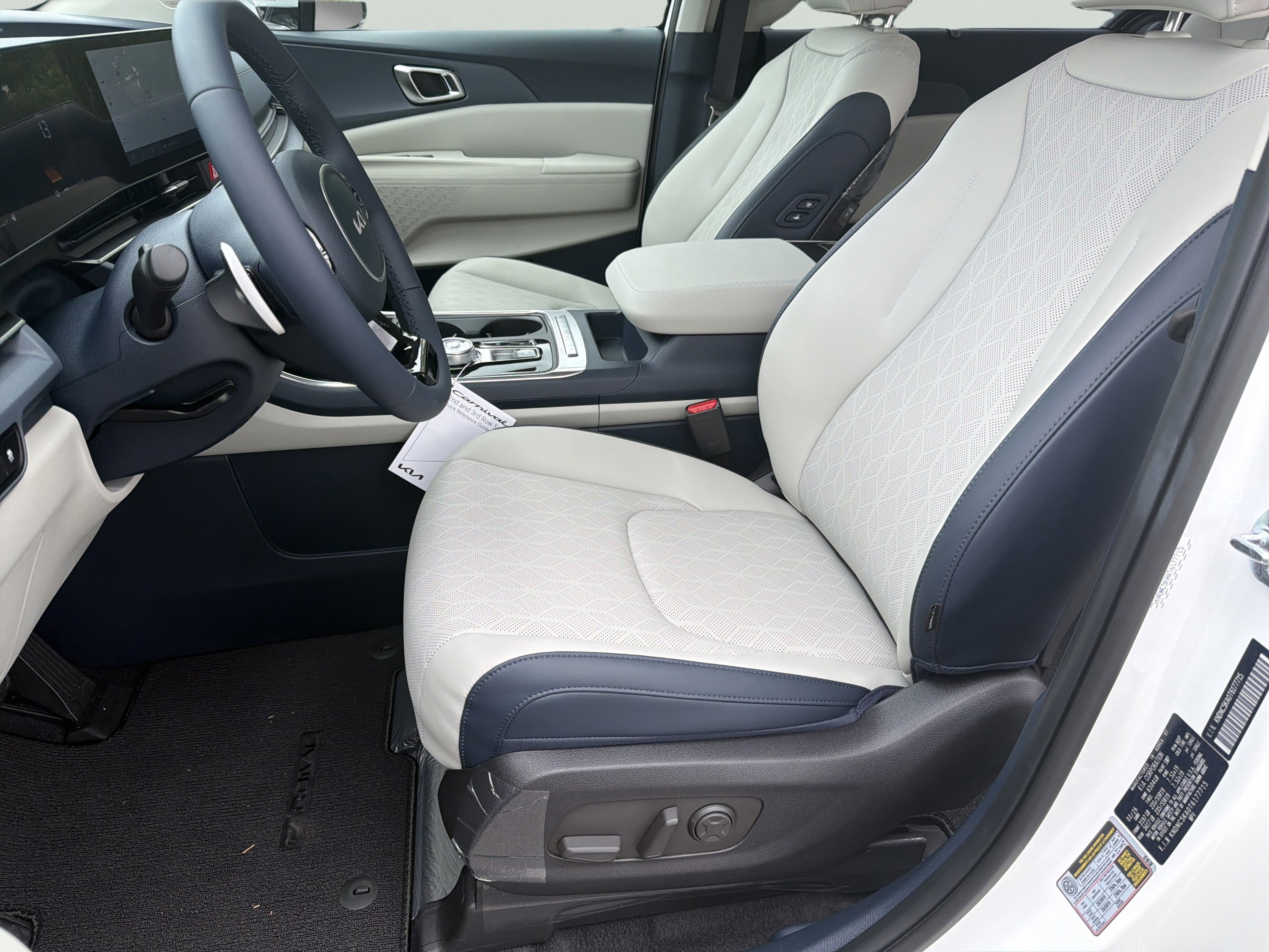 New 2026 Snow White Pearl Kia EX image 18
