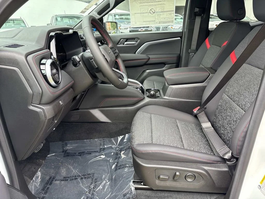 2026 Chevrolet Colorado Z71 - Photo 18