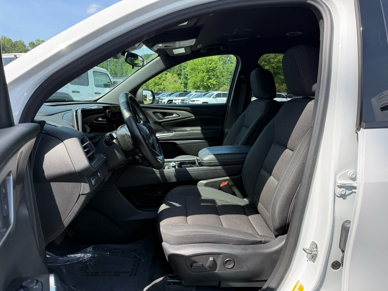 Used 2024 Summit White Chevrolet FWD LT image 12