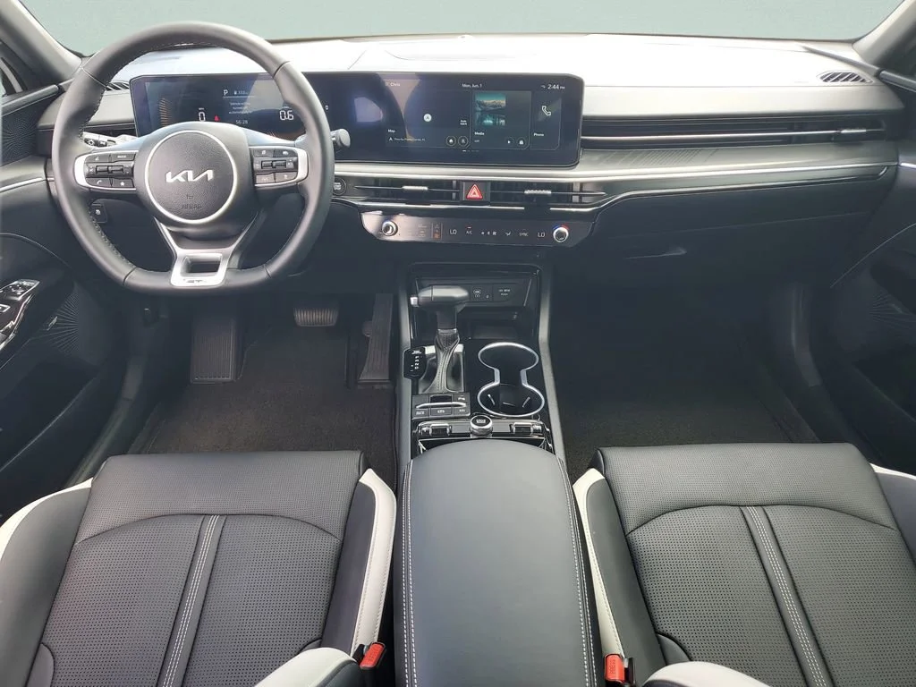 Used 2026 White Kia GT-Line FWD image 11
