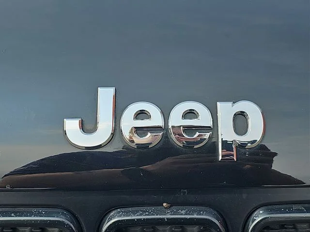 Used 2020 Black Jeep Sport image 35