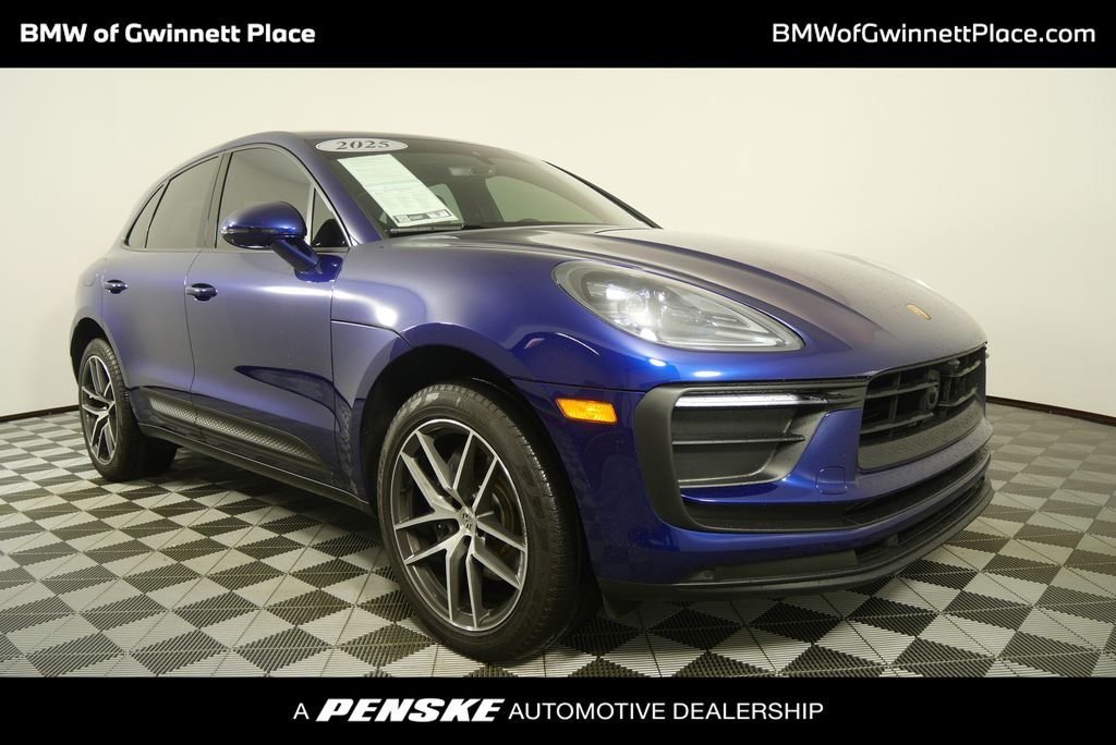 2025 Porsche Macan -'s photo