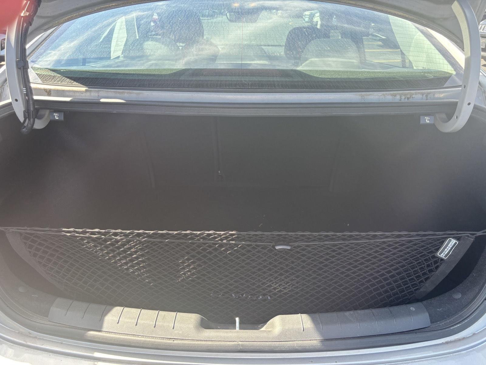 Used 2020 Stellar Silver Hyundai SE image 19