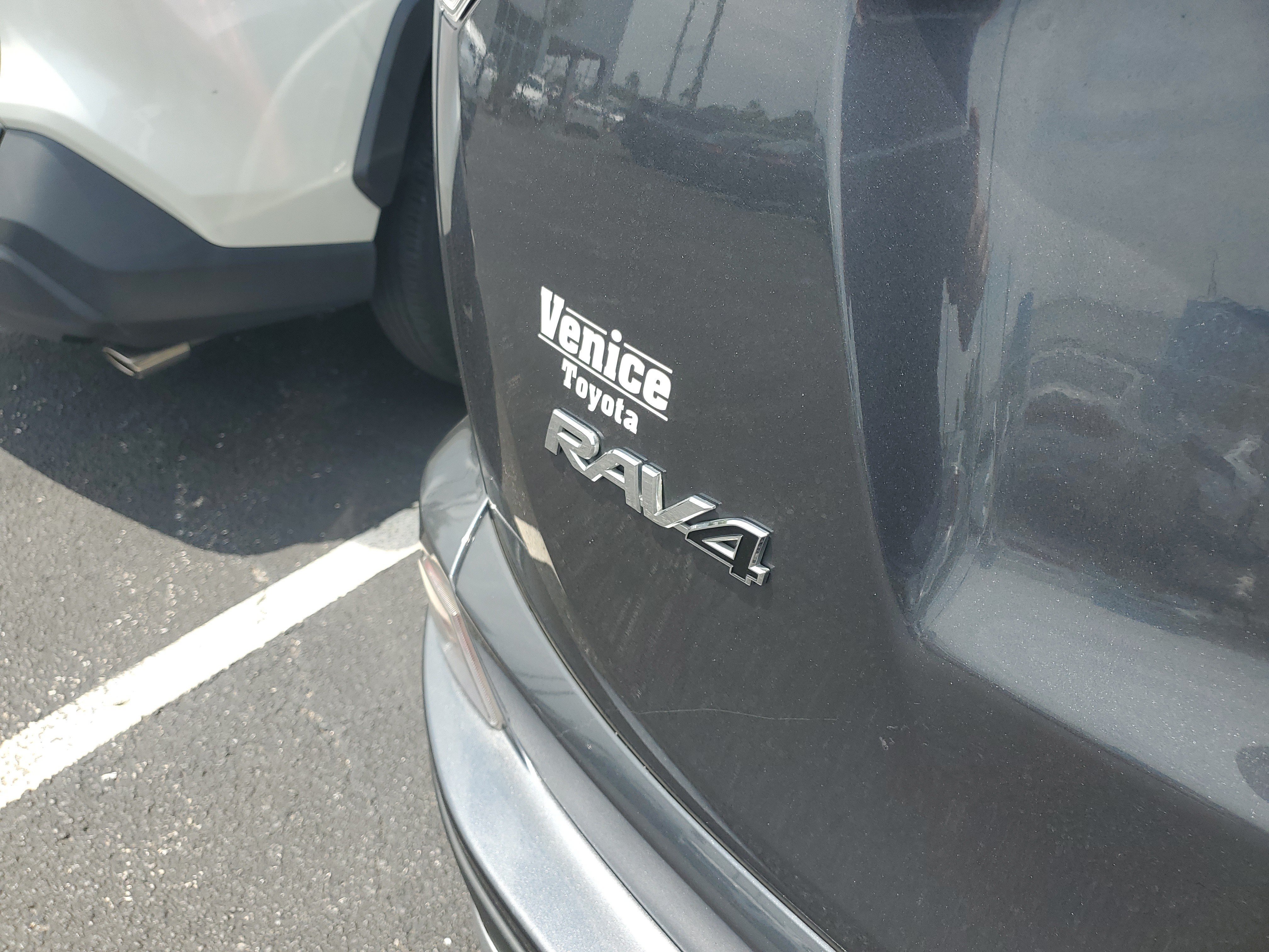 Used 2017  Toyota Limited image 6