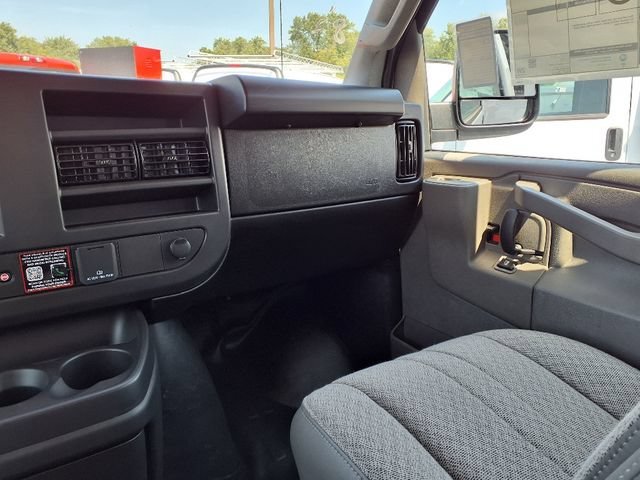 2025 Chevrolet Express Cargo Work Van - Photo 16