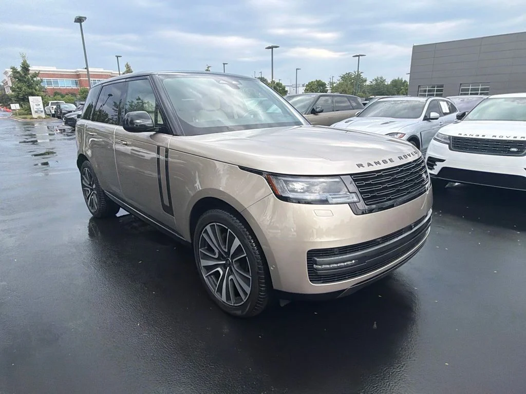 Used 2025 Batumi Gold Premium Metallic Land Rover SE image 7