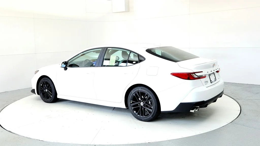 New 2026 Ice Cap Toyota SE image 4