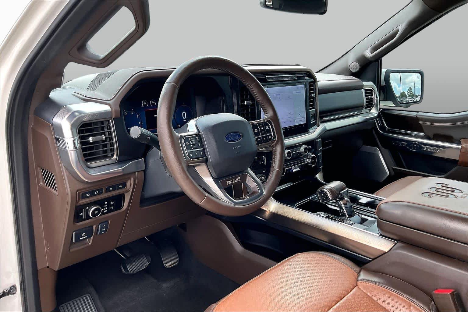 Used 2024 Star White Metallic Tri-Coat//Darkened Bronze Ford King Ranch image 18