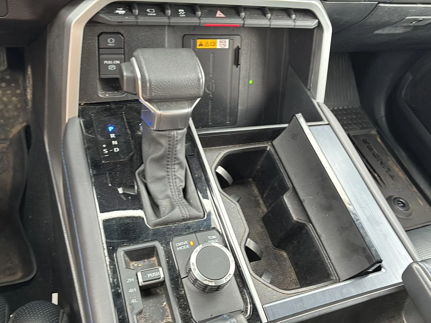 Used 2024 Lunar Rock Toyota Platinum HV image 4