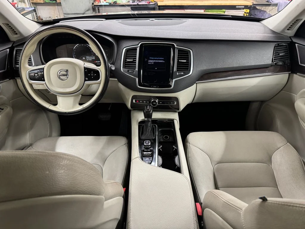 Used 2019 Blue Volvo T5 Momentum image 17