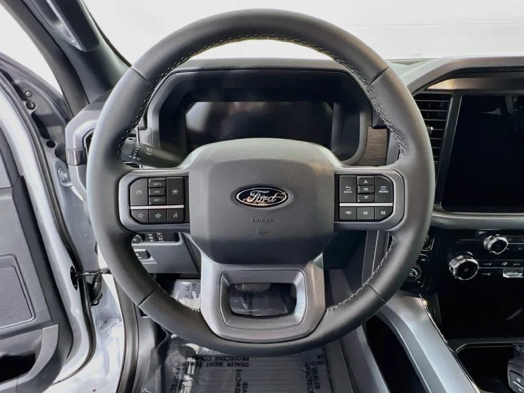 New 2026 Oxford White Ford XLT image 8
