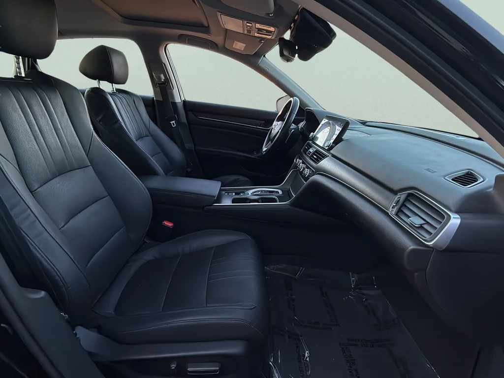 Used 2018 Black Honda Touring image 20