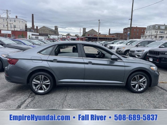 2024 Volkswagen Jetta SE - Photo 3