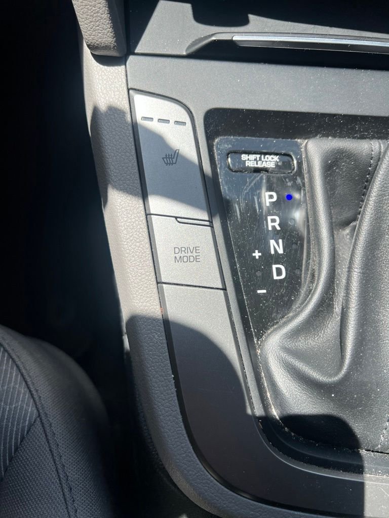 Used 2018 Blue Hyundai Value Edition image 21
