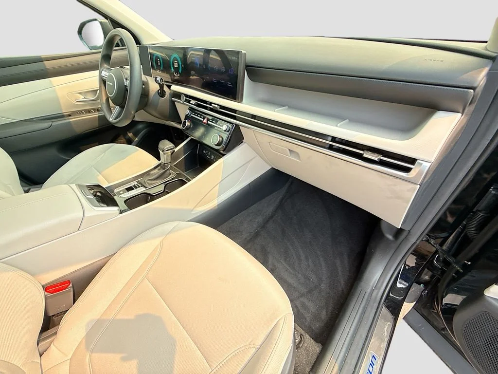 Used 2025 Black Hyundai SEL image 37