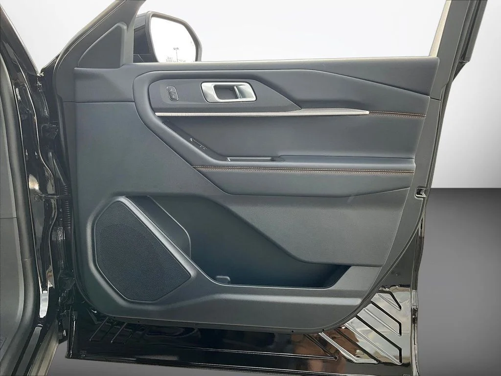 New 2026 Agate Black Metallic Ford Tremor® image 31