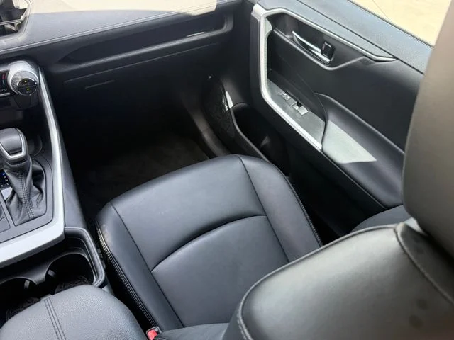 Certified Used 2021 BLUEPRINT Toyota XLE Premium image 24