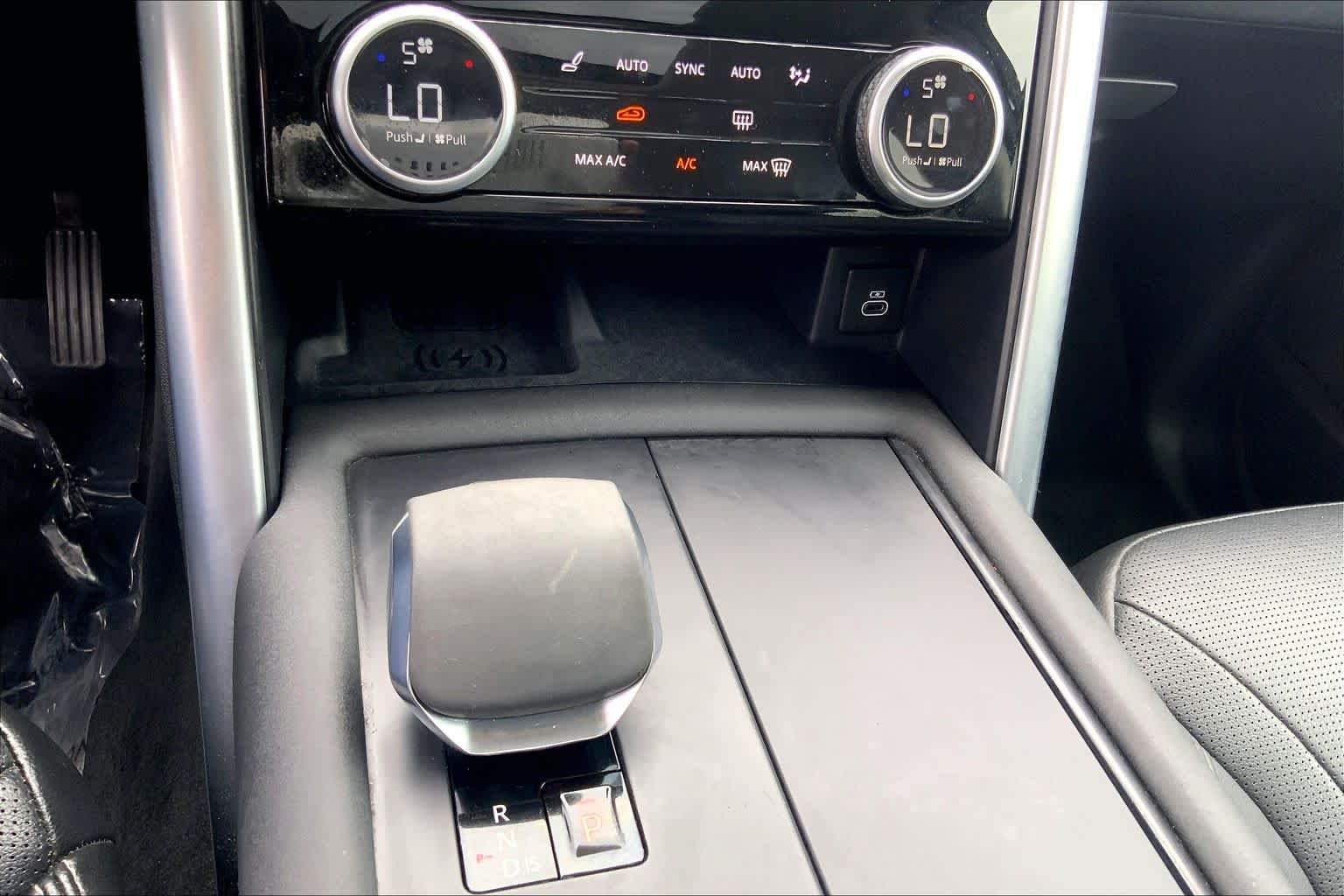 Used 2024 Fuji White Land Rover S image 35