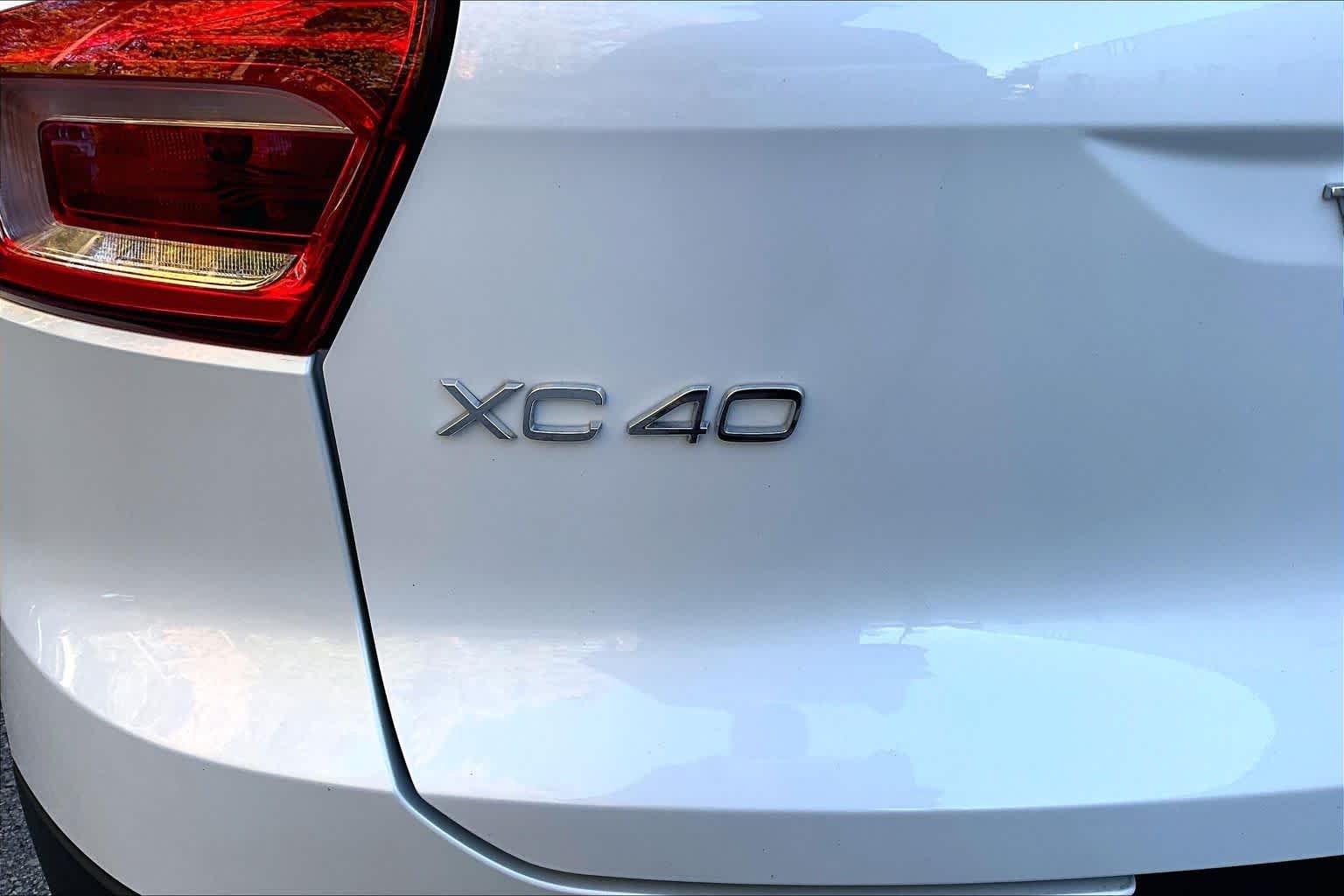 Used 2024 Crystal White Metallic Volvo Plus Bright Theme image 31