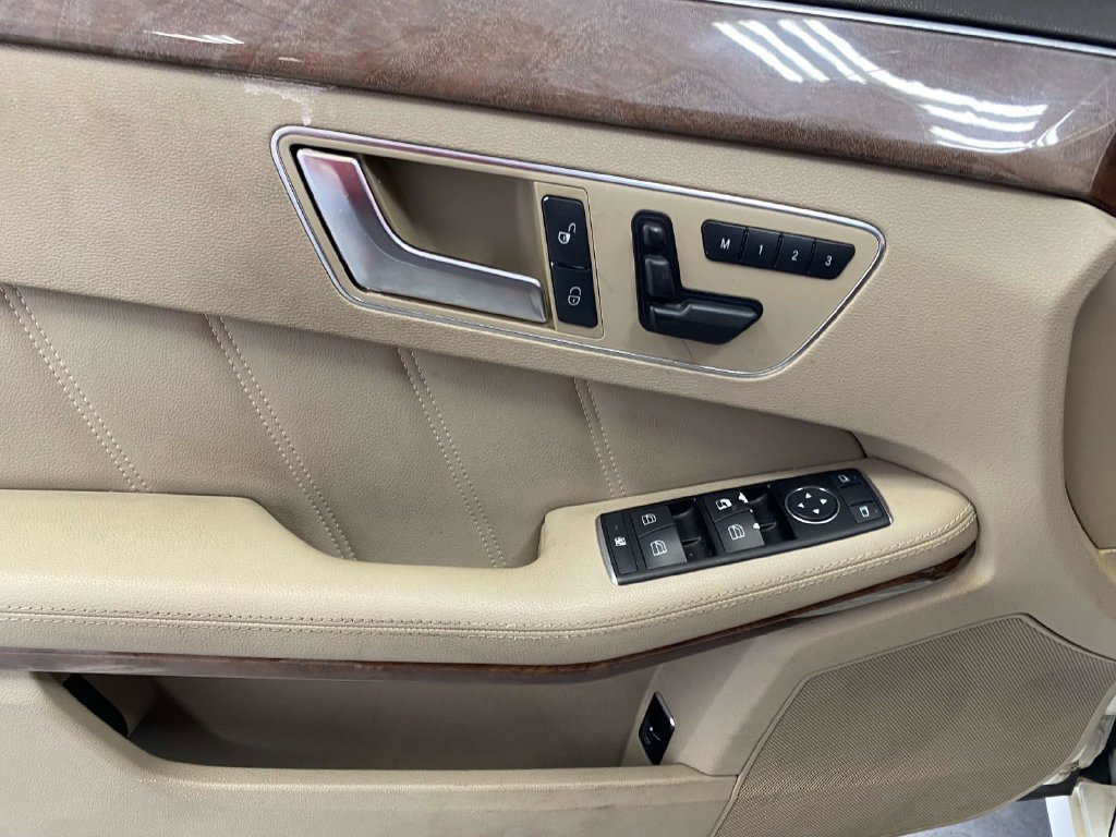 Used 2012  Mercedes-Benz E 350 image 18