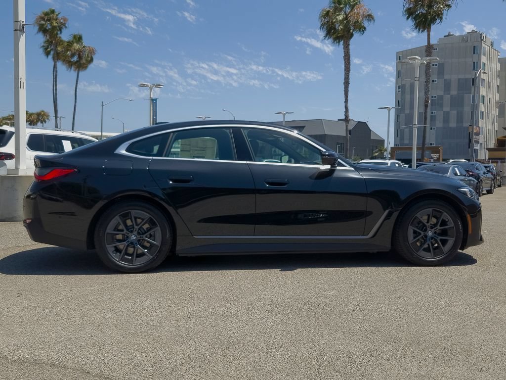 New 2026 Black Sapphire Metallic BMW eDrive40 image 4
