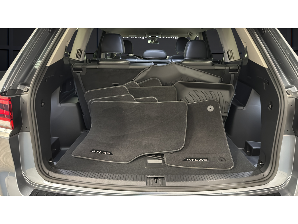 Used 2024 Gray Volkswagen 2.0T SE w/Technology image 26