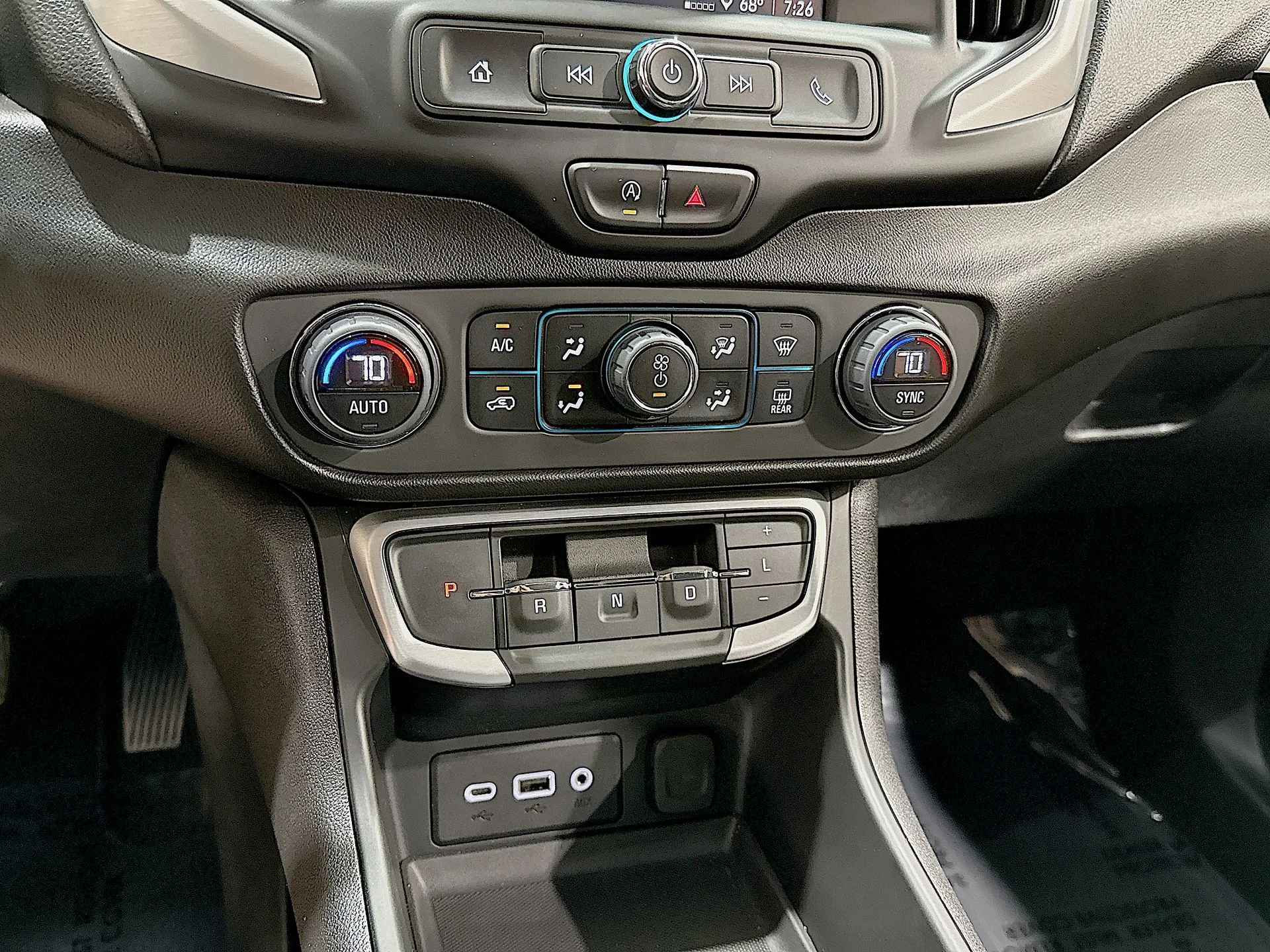 Used 2024 Ebony Twilight Metallic GMC SLE image 17