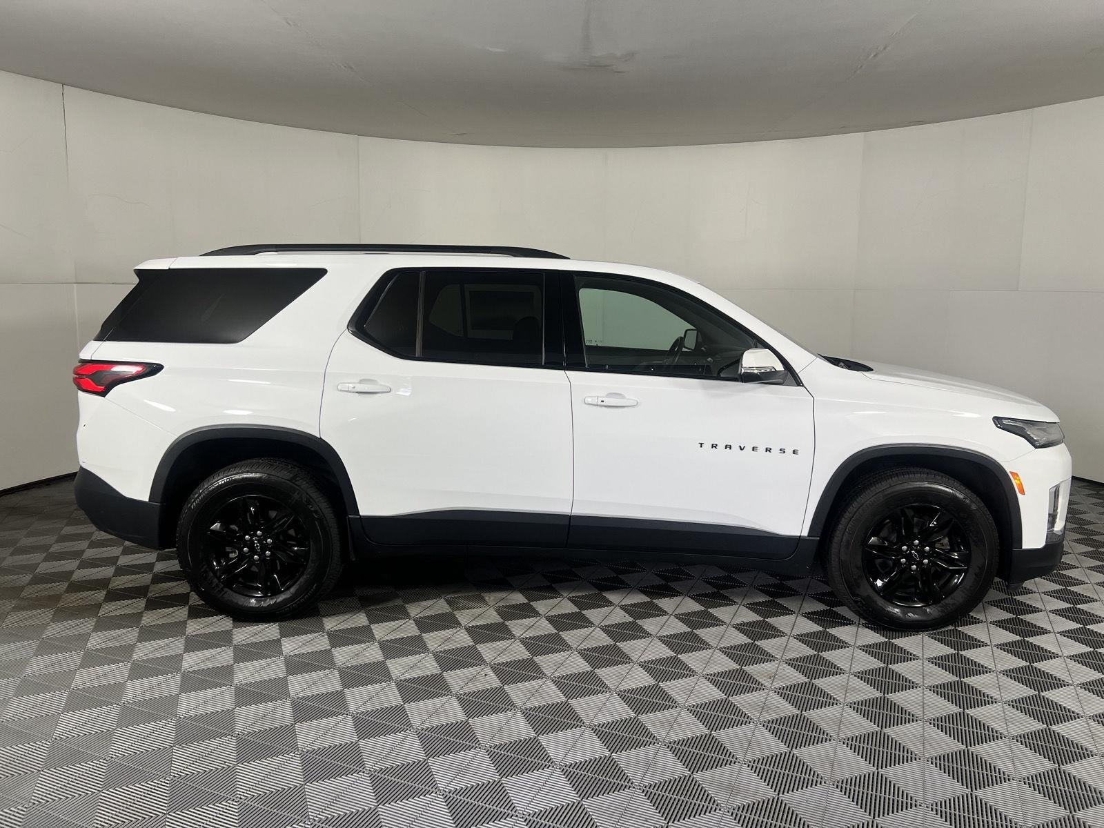 Used 2024 Summit White Chevrolet LT Leather image 24