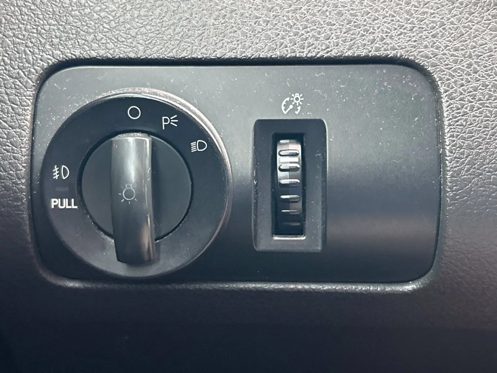 Used 2006 Black Clearcoat Ford  image 24