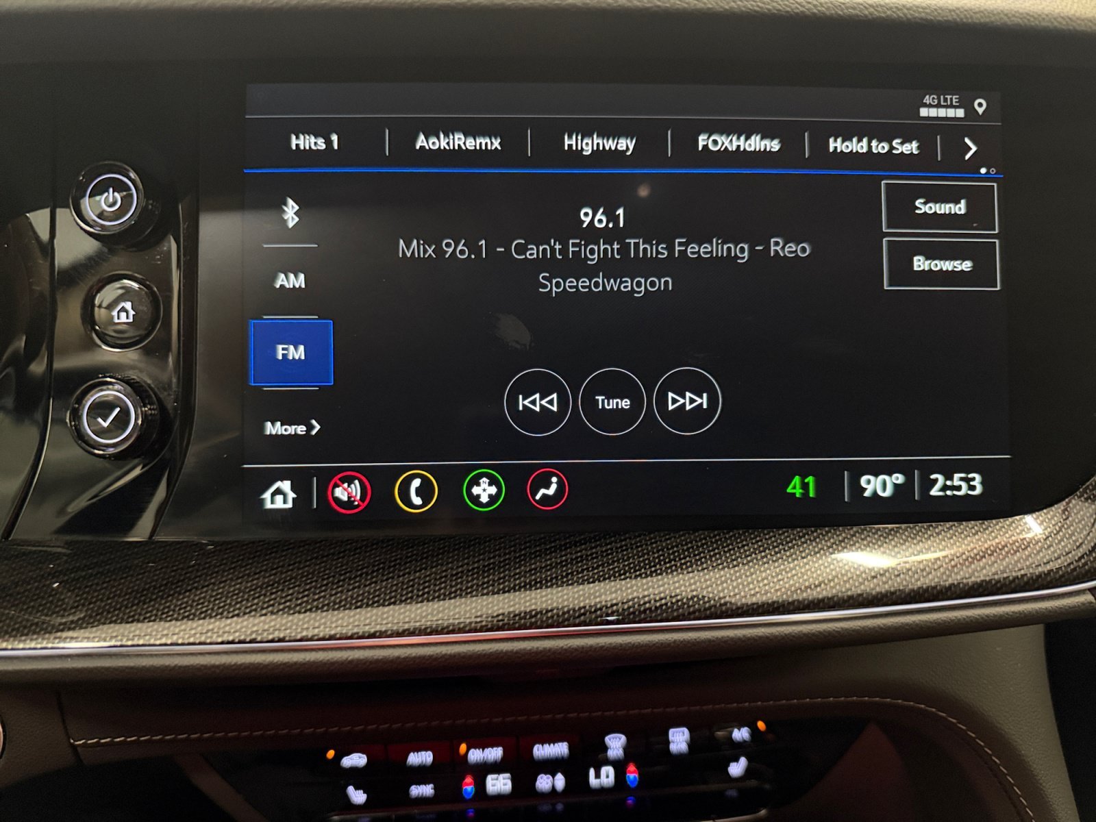 Used 2023 Ebony Twilight Metallic Buick Essence image 17
