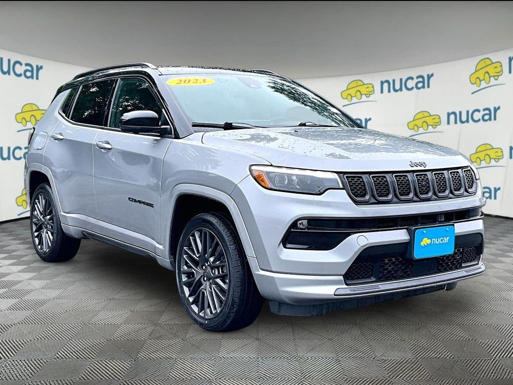 Used 2023 Silver Jeep Limited image 1