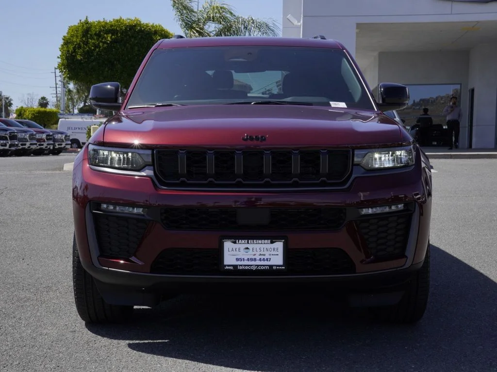 New 2026 Velvet Red Pearl-Coat Exterior Paint Jeep Limited image 8