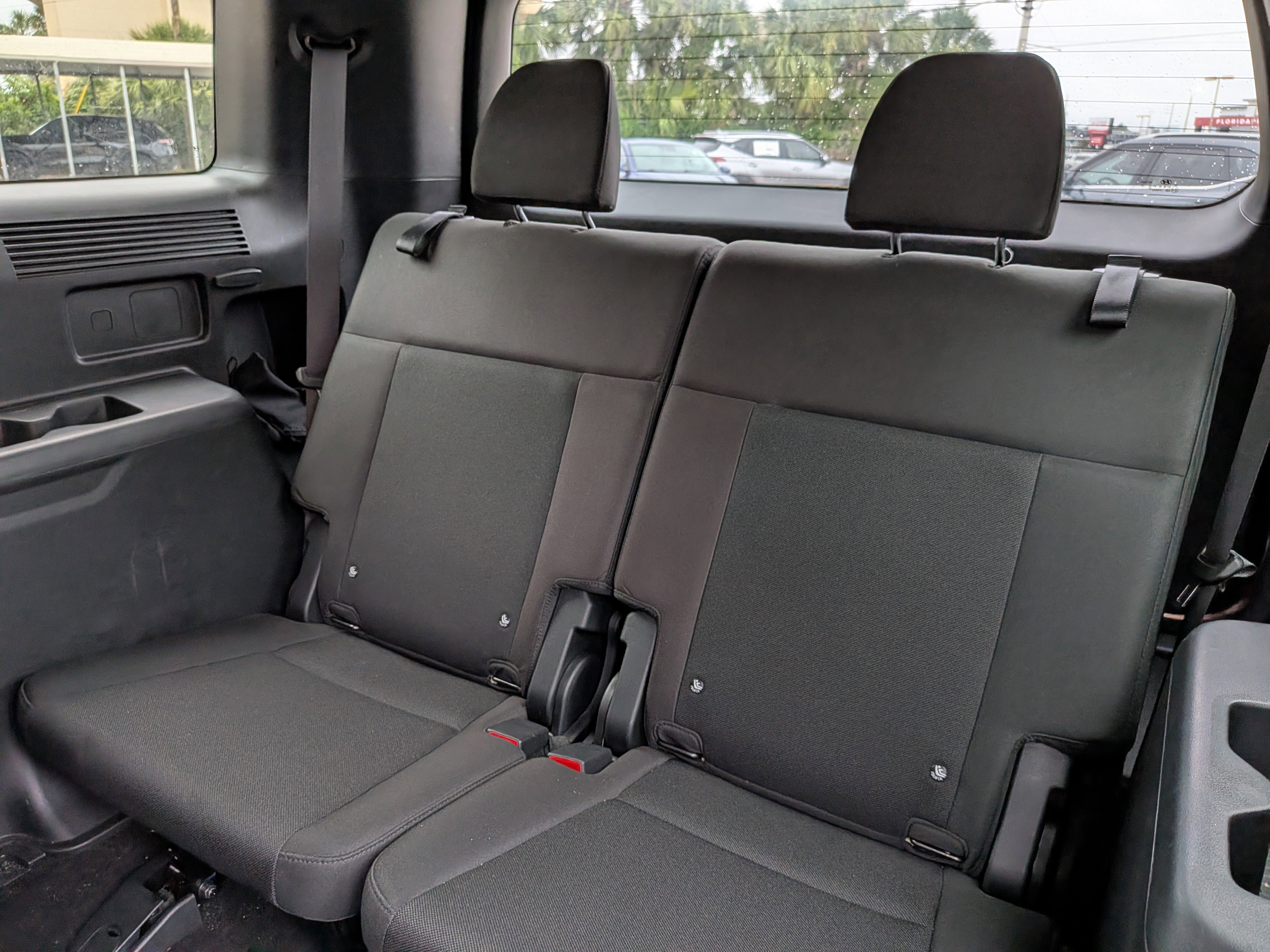 Used 2025 Hampton Gray Hyundai SE image 9