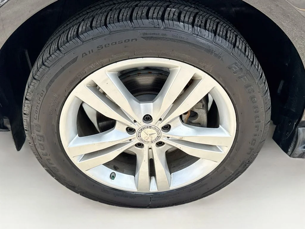 Used 2012 Black Mercedes-Benz ML 350 image 39