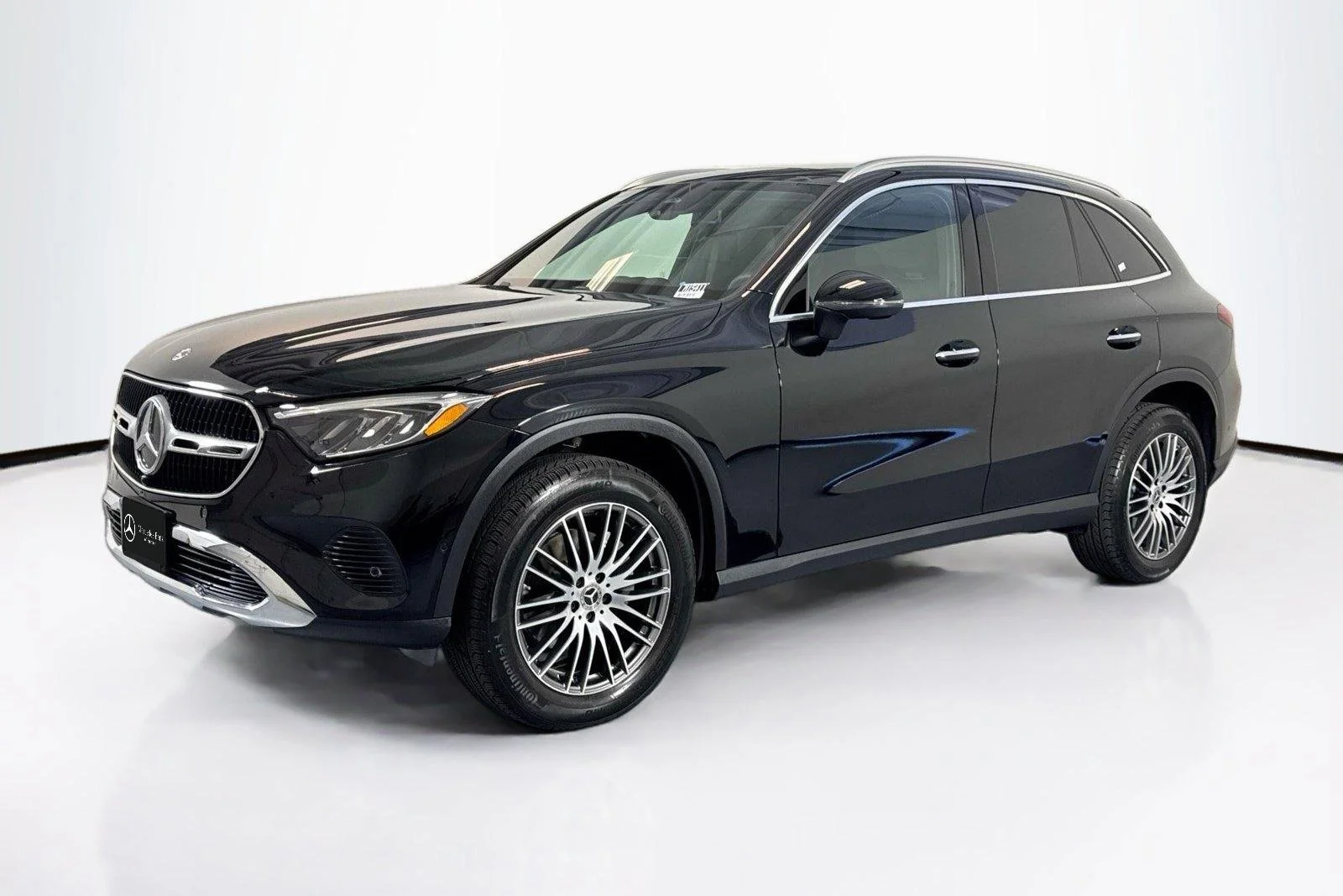 Used 2025 Black Mercedes-Benz GLC 300 image 1