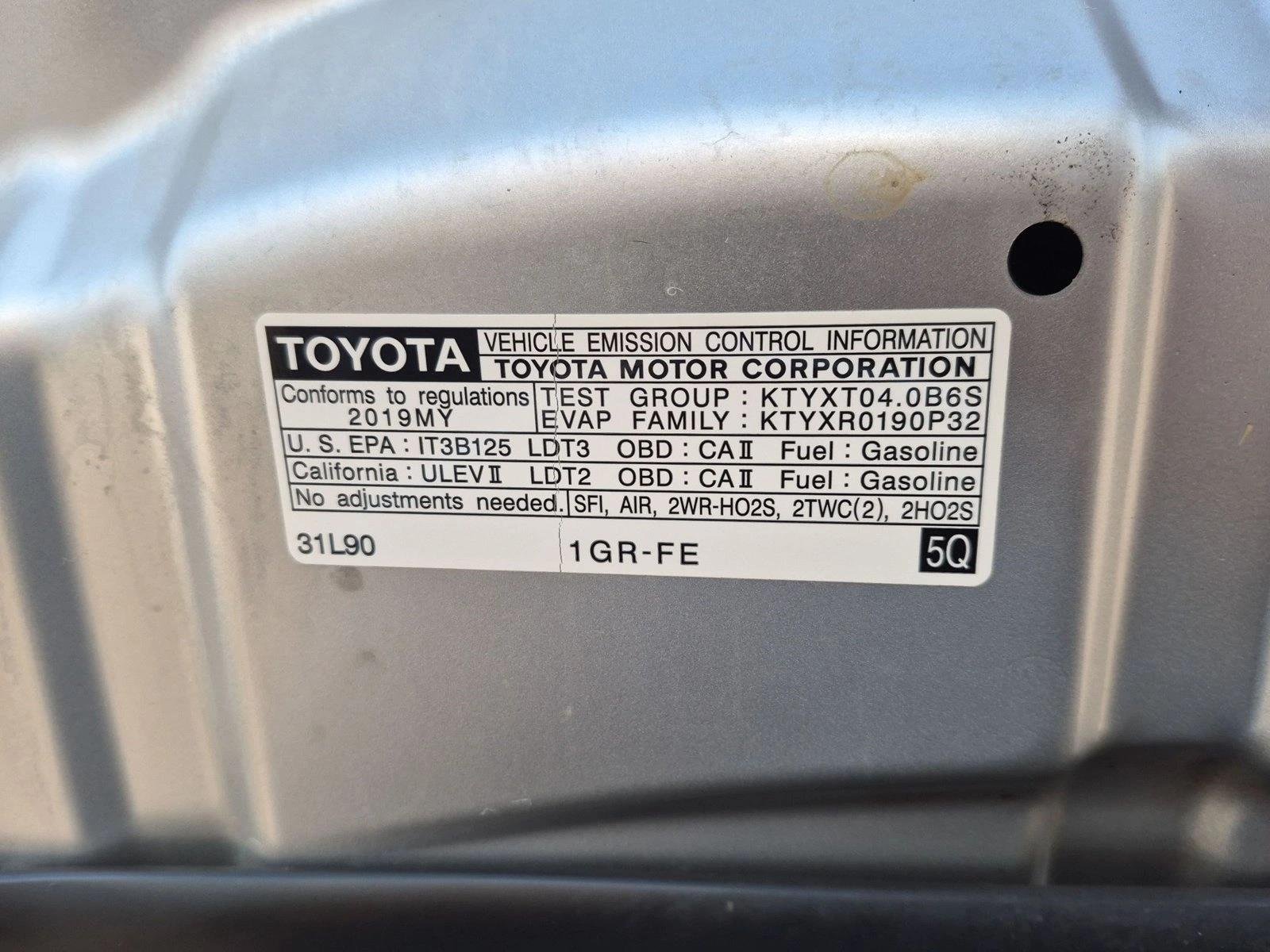 Used 2019 Classic Silver Metallic Toyota SR5 image 24